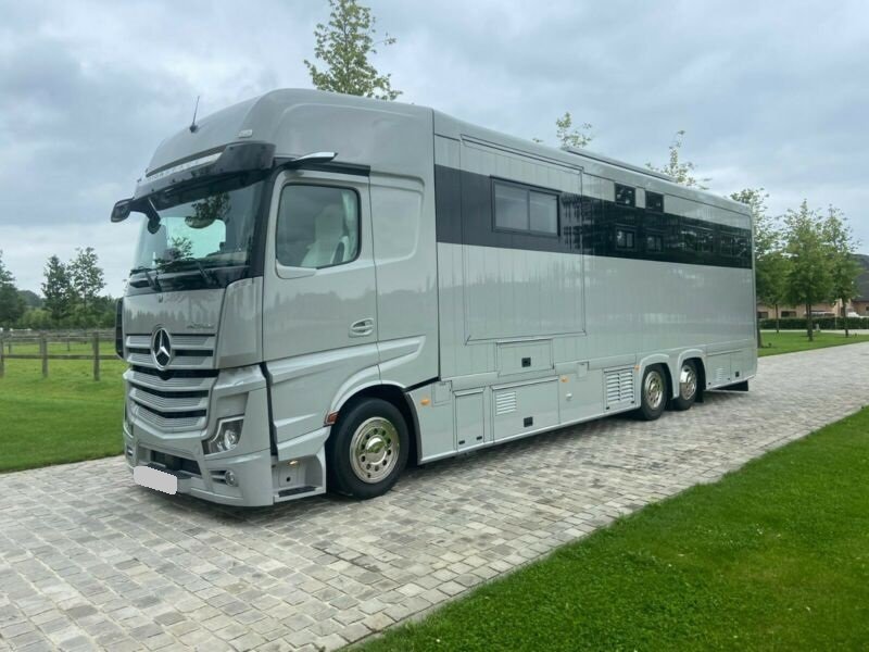 1-2.jpg Camion Mercedes Actros 5 chevaux – Image 1