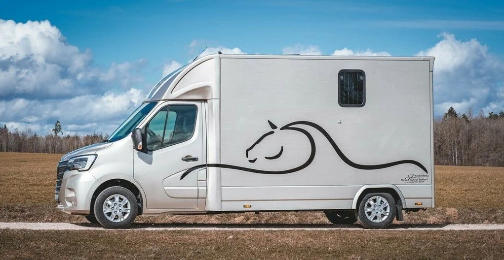 600e1c79-38da-4dcc-add9-.webp Renault Master 2 chevaux 165 ch – Image 1