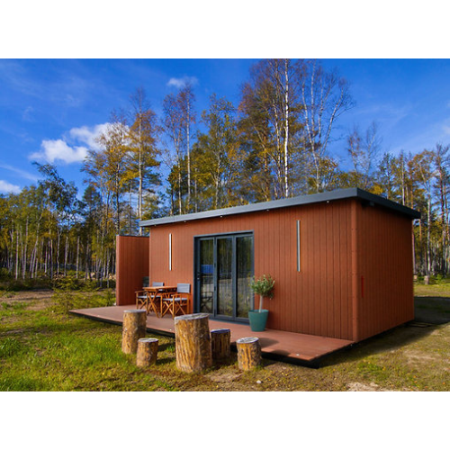 OREKA-001.webp Conteneur converti espace de vie extérieur moderne et élégant – Image 1