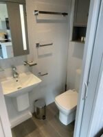 Conteneur converti espace de vie extérieur moderne et élégant – Image 6