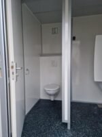 Conteneur comme habitat, remorque toilettes remorque WC remorque toilettes – Image 6