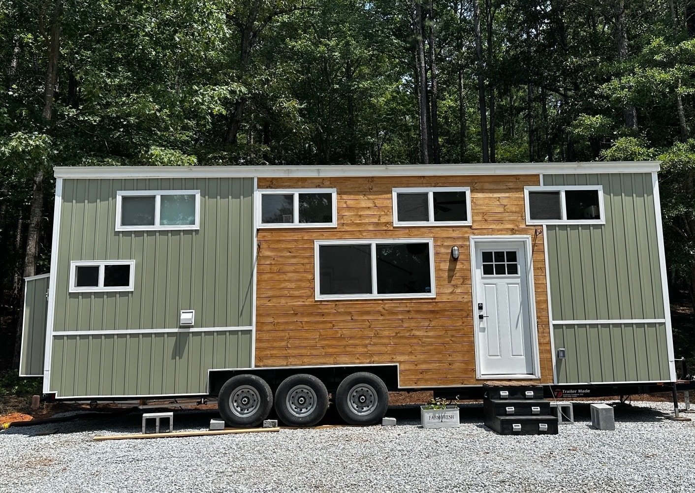 bright-airy-tiny-house-on-wheels-WLHEGMUX3S-01.jpg Tiny House lumineuse 35m² et aérée sur roues avec 2 chambres - 1 salle de bain – Image 1
