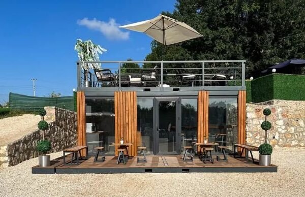 Conteneur Café avec véranda