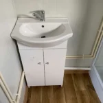 Container 6x2,40m + WC, douche et cuisine – Image 2